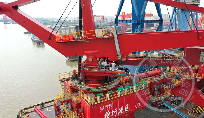 1500t/h螺旋卸船機即將整裝發(fā)運(圖1) 1500t/h螺旋卸船機即將整裝發(fā)運(圖1)