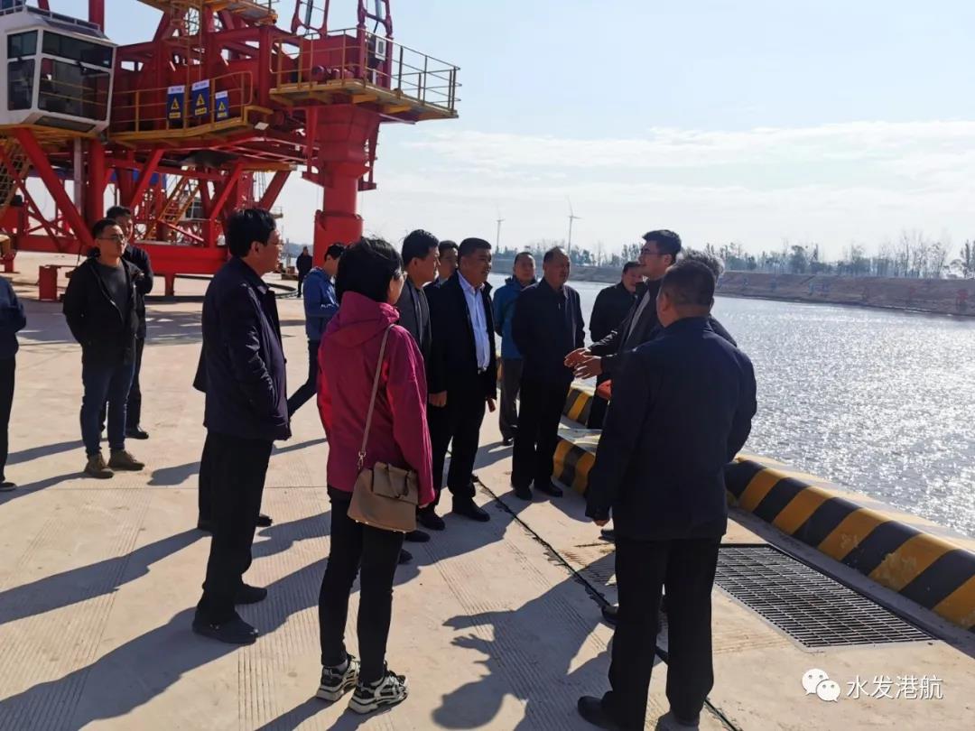 兩套弧形軌道裝船系統總包工程驗收通過(圖1)